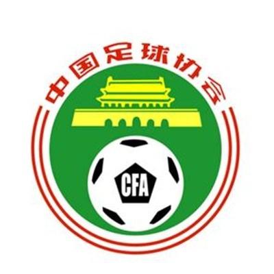 当天，她的丈夫瑞安·雷诺兹也来到现场探班。