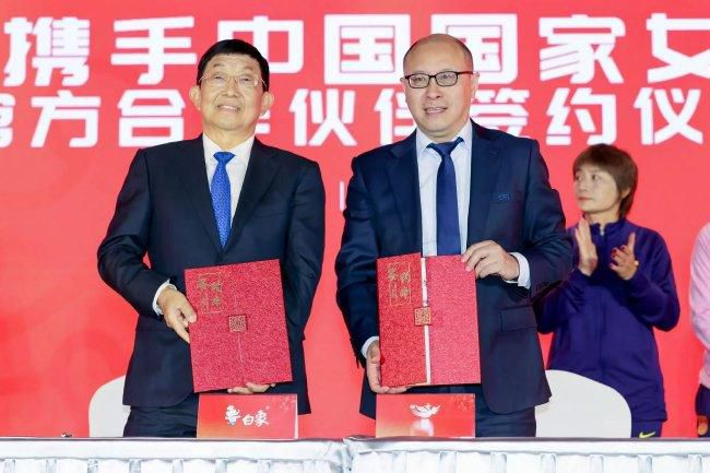 CCTV6 VIP影院 全部 电影 电视剧 影人 视频 图片 新闻 更新时间 所有 1小时内 今日内 1周内 1个月内 从资讯频道搜索 结果 23139 条 《虎爸潜伏记》发布爆笑海报 虎爸女婿过狠招 2015-06-08 《虎爸潜伏记》近日发布了爆笑海报，海报围绕“窃听”为主题，诙谐感十足。
