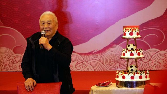 《你从未在此》戛纳首映 杰昆菲尼克斯长发不羁 2017-05-28 法国当地时间5月27日，竞赛片《你从未在此》在戛纳举行首映，杰昆·菲尼克斯、叶卡特琳娜·萨姆索诺夫与导演琳恩·拉姆塞携手亮相红毯和Photocall环节。